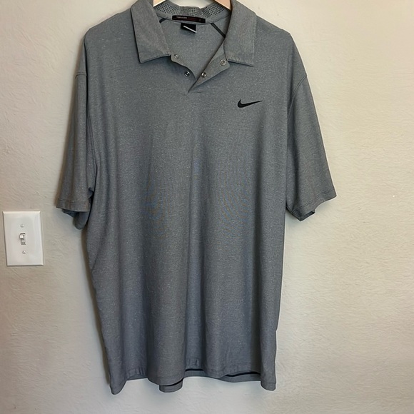 Men’s golf polo Nike and Tiger Woods size XL - Picture 1 of 4